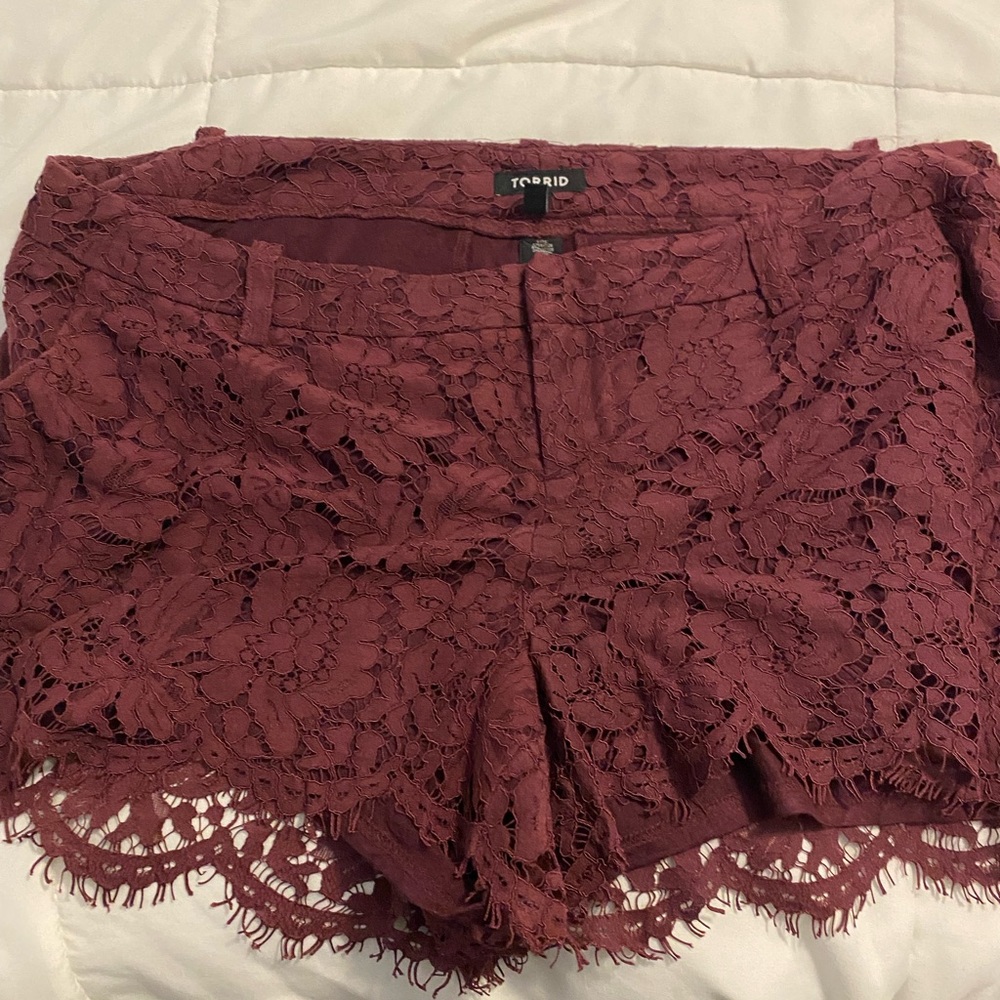 Maroon lace torrid short size 14
